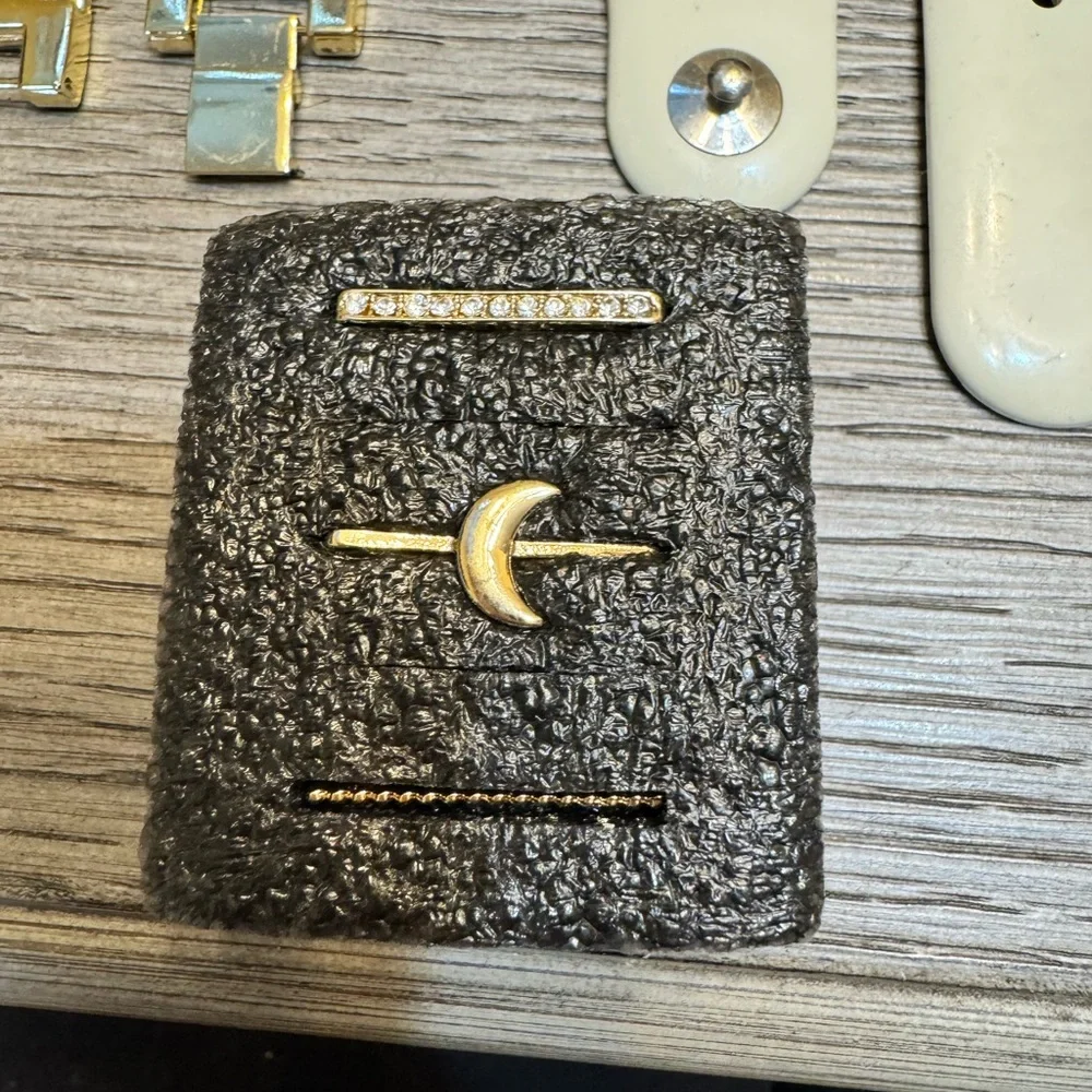 Apple Smartwatch Accessories- Bands, Face Covers, and Band Charms